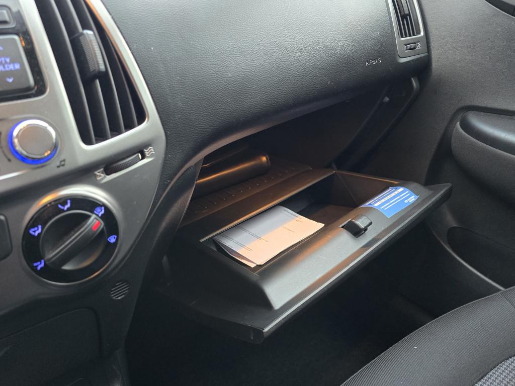 Hyundai I 20 1.2i business edition | radio | trekhaak