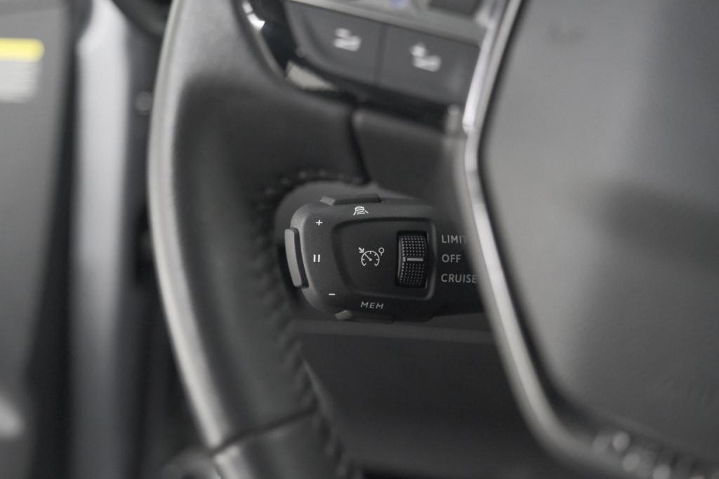 Peugeot 208 puretech 100 eat8 allure | adaptieve cruise control |  camera |