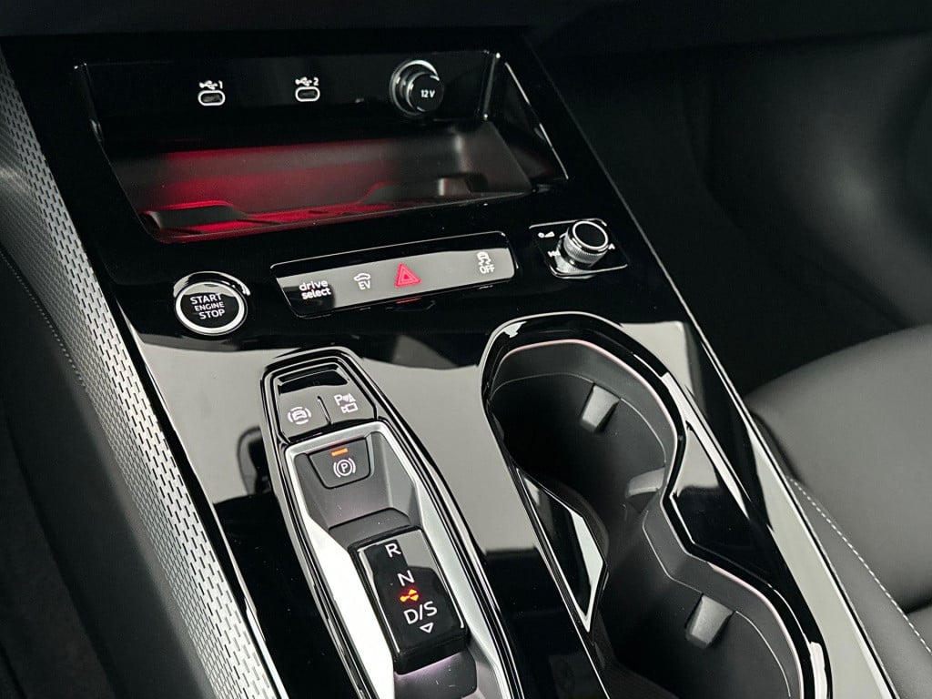 Audi A5 avant s edition 2.0 tfsi e 220 kw / 299 pk avant 7 versn
