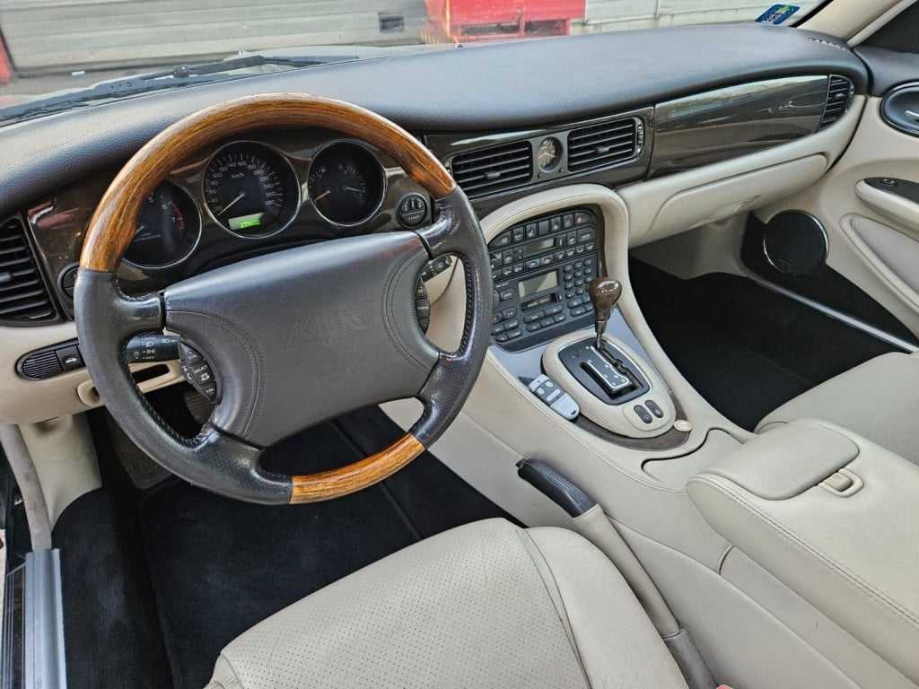 Jaguar Xj xjr 4.0