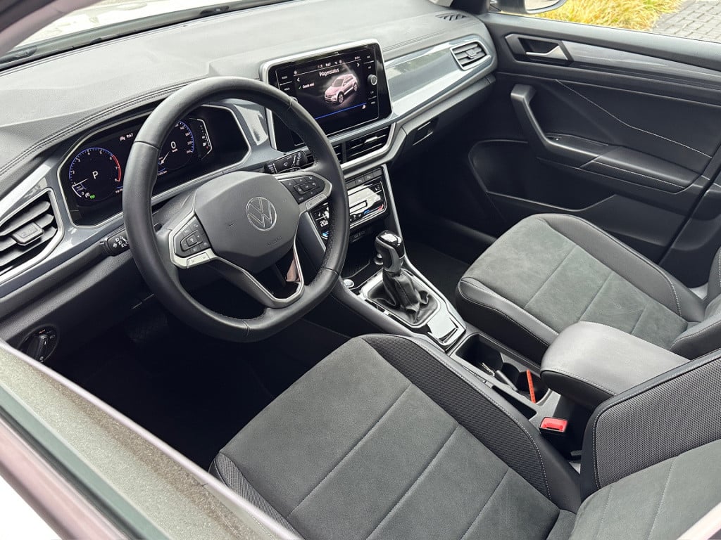 Volkswagen T-roc 1.5 tsi 150pk dsg style carplay | camera | keyless | elek.