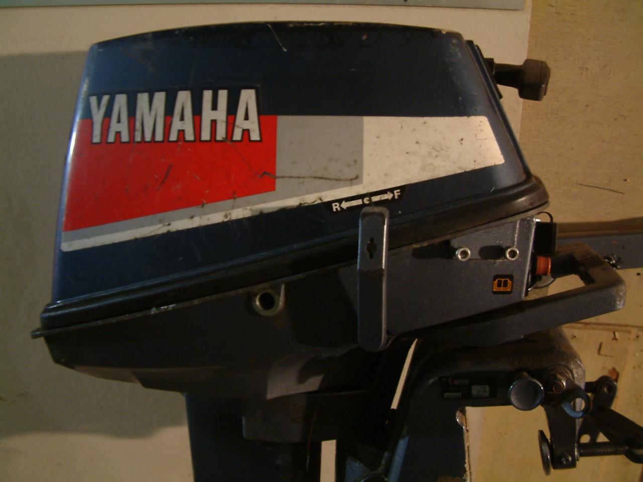 Staart stuk met nieuwe waterpomp    langstaart yamaha  6 -8 pk