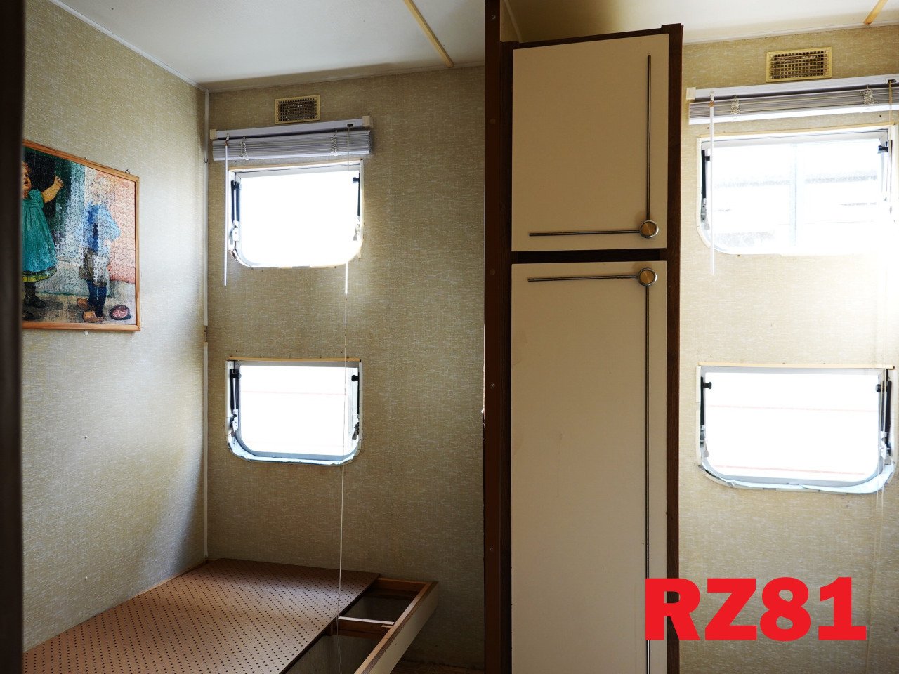 Stacaravan met retro interieur voor de handige klusser met 2/3 slaapkamers