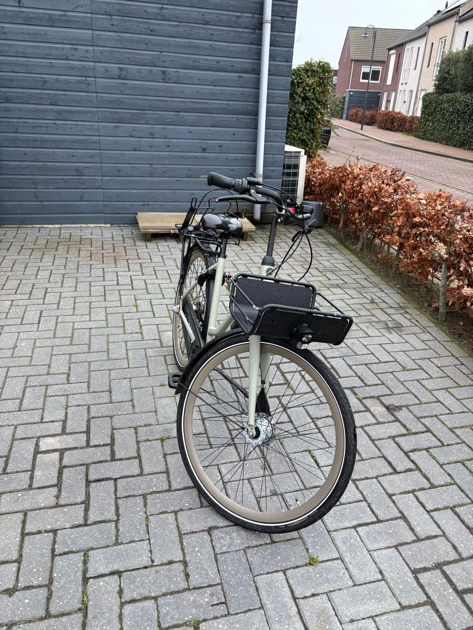 Gazelle Esprit T3 2024 dames / meiden fiets frame 49 in goede staat