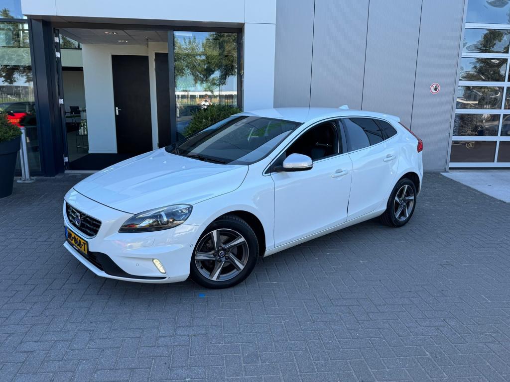 Volvo V40 2.0 d2 r-design business * nap * 100% onderhouden * 2e eigenaar