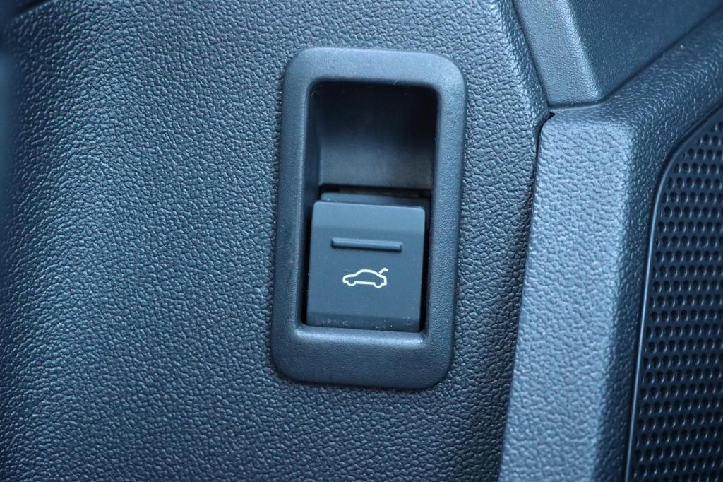 Audi A3 limousine 35 tfsi s-line edition 150pk s-tronic
