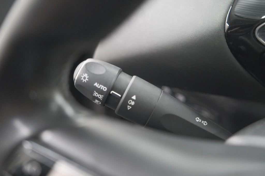 Ds Ds 3 crossback 50 kwh e-tense so chic | camera | dodehoekdetectie | head