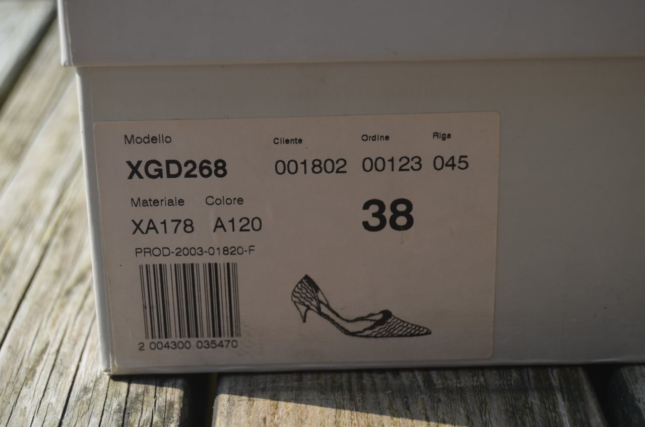 Giorgio Armani damesschoenen mt 38 in goede staat (van een verzamelaar) (1)