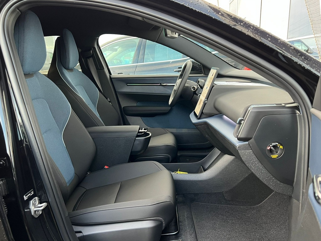 Volvo Ex30 extended range plus | nieuwprijs € 46.122