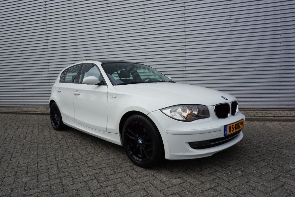 BMW 1 Serie 116i business line airco / elektr. ramen / lm velgen / trekhaak