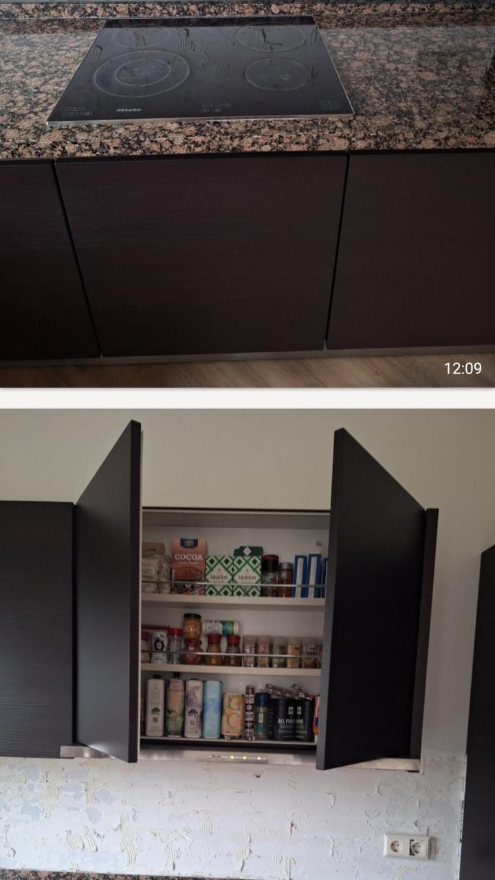 Hoekkeuken met granieten blad