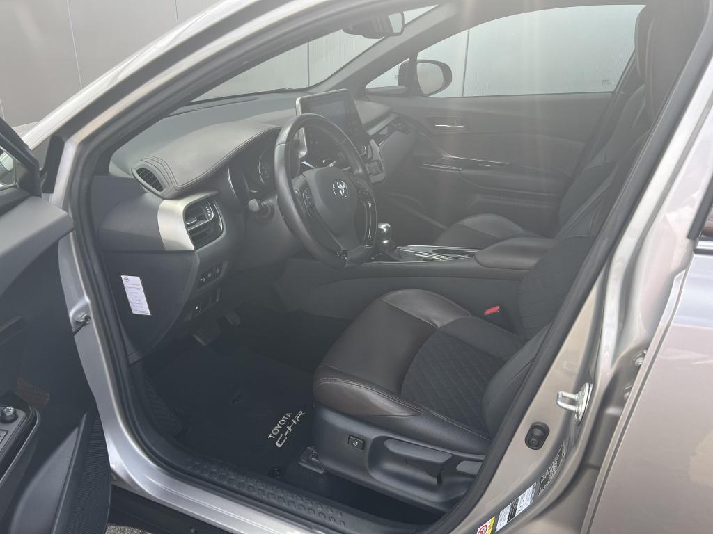 Toyota C-hr 1.8 hybrid executive | all-seasonbanden | dealeronderhouden