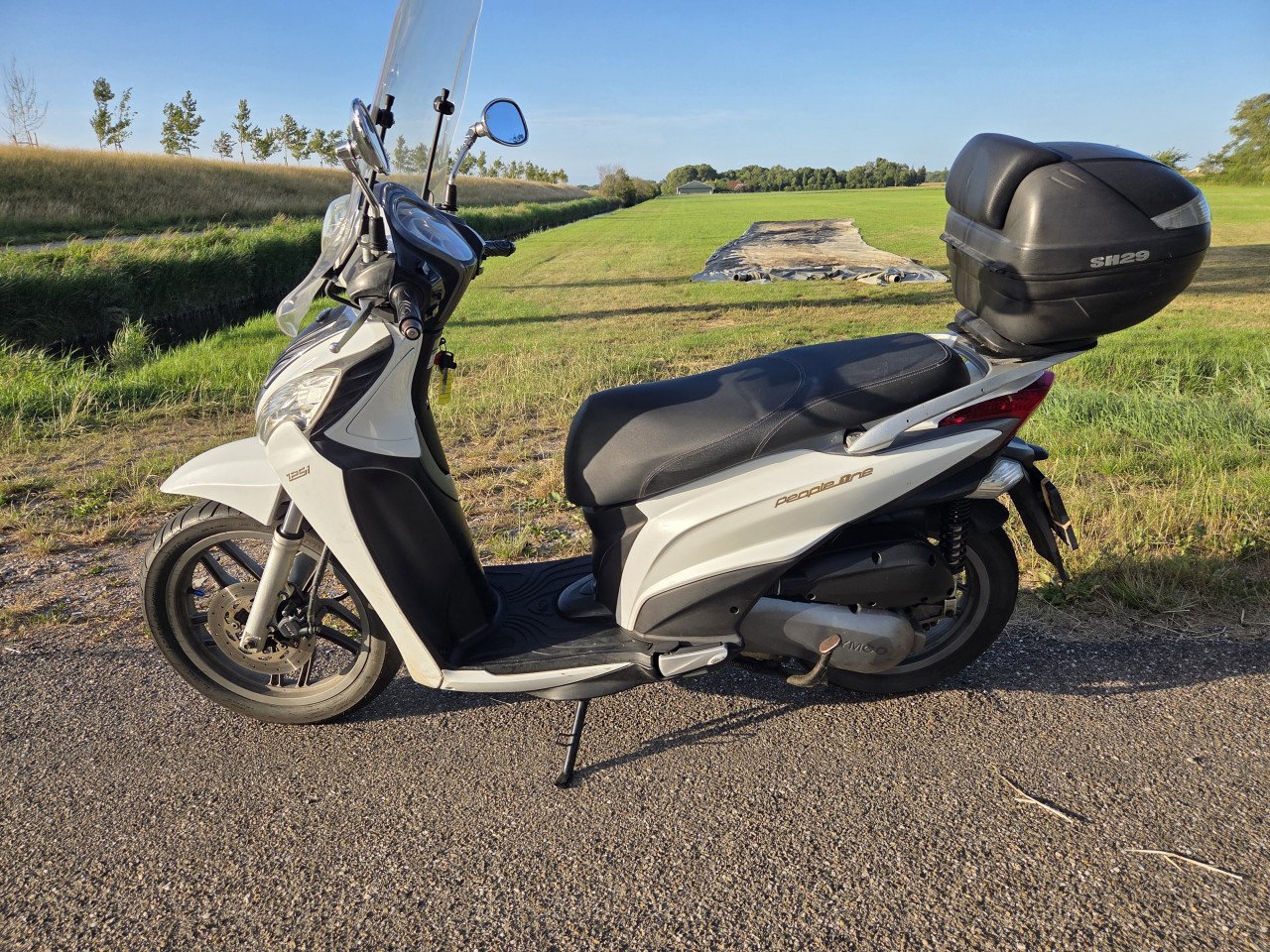 Kymco People one 125cc (A1 geschikt 7KW) op motorkenteken