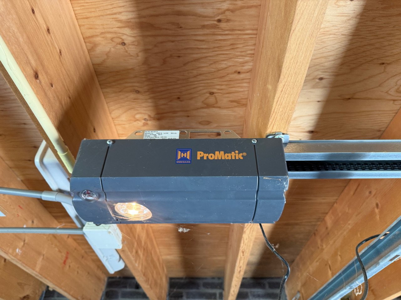 Garagedeur elektrisch sectionaaldeur