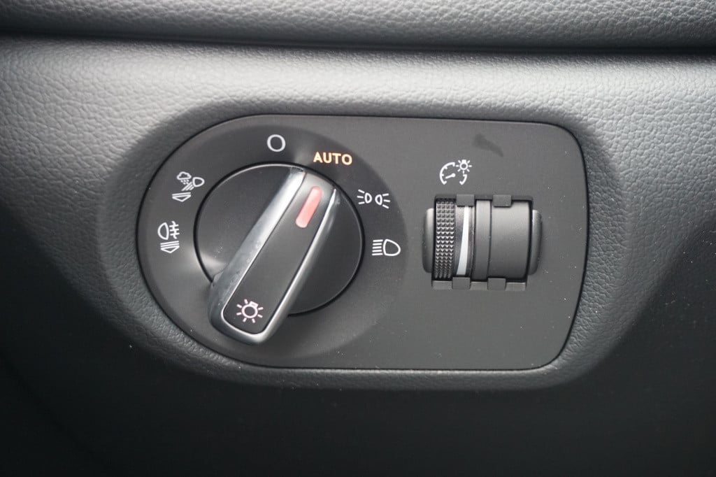 Audi Q3 1.4 tfsi cod adrenalin automaat - climate / navi / cruise / parkeer