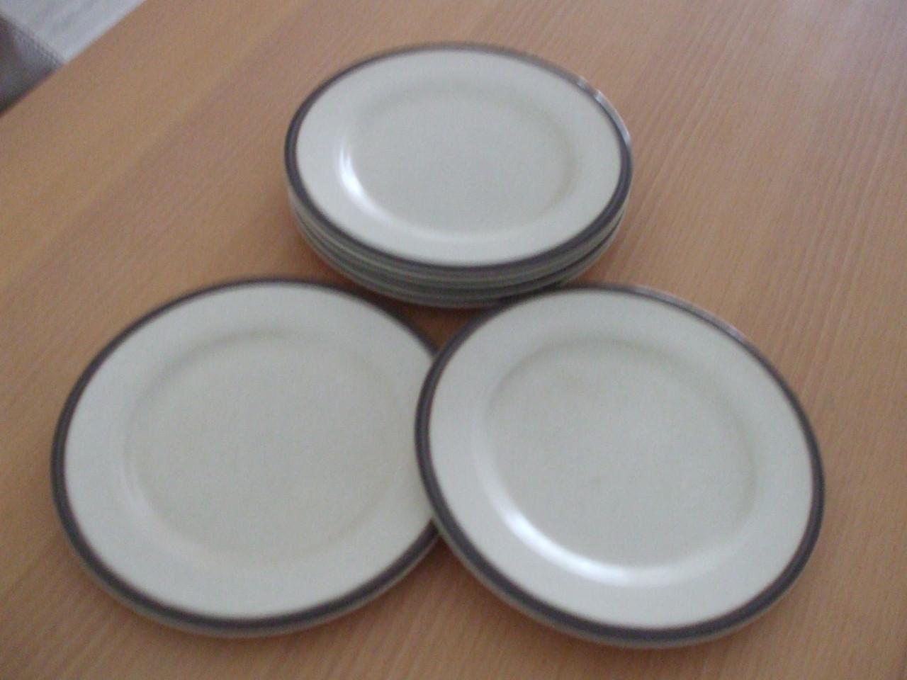 Te koop set gebakbordjes.(nieuw).