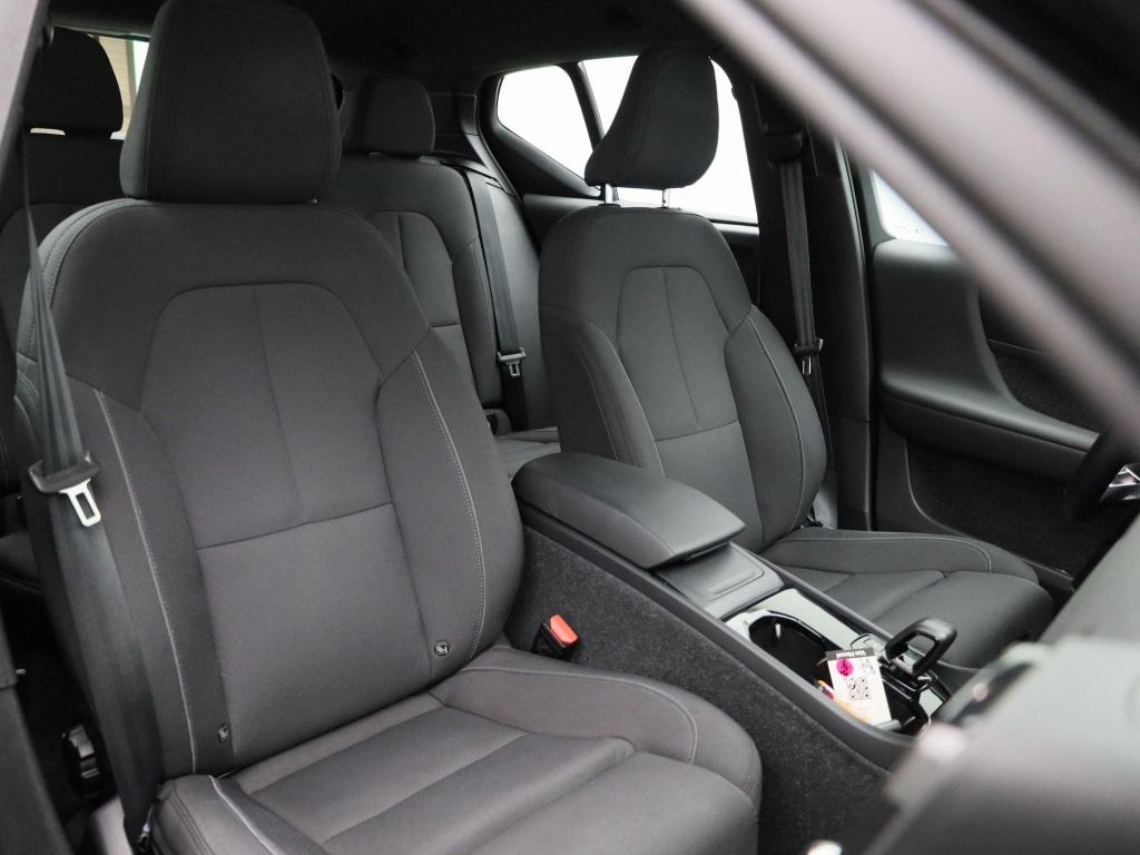 Volvo XC40 recharge core | automaat | apple carplay / android auto | virtua