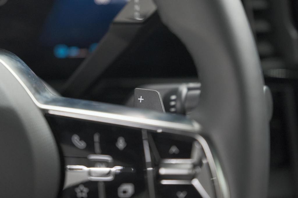 Renault Austral 1.2 e-tech full hybrid 200 techno | 360 camera | panoramada