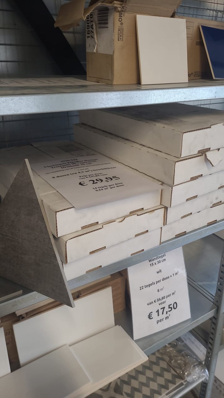 3030-144 Antraciet driehoekige tegels, 30x26 cm, van € 137,84 per doos voor