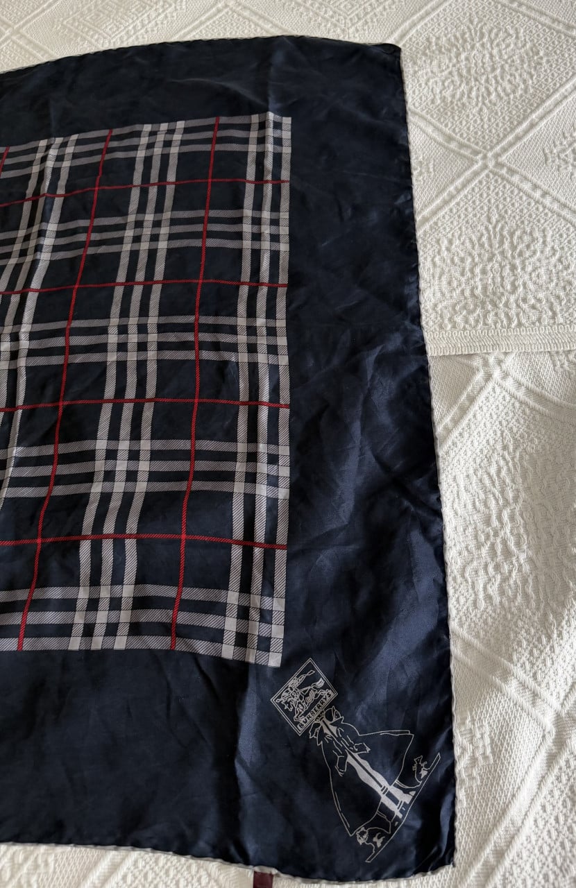 Burberry’s zijde sjaal 73x73