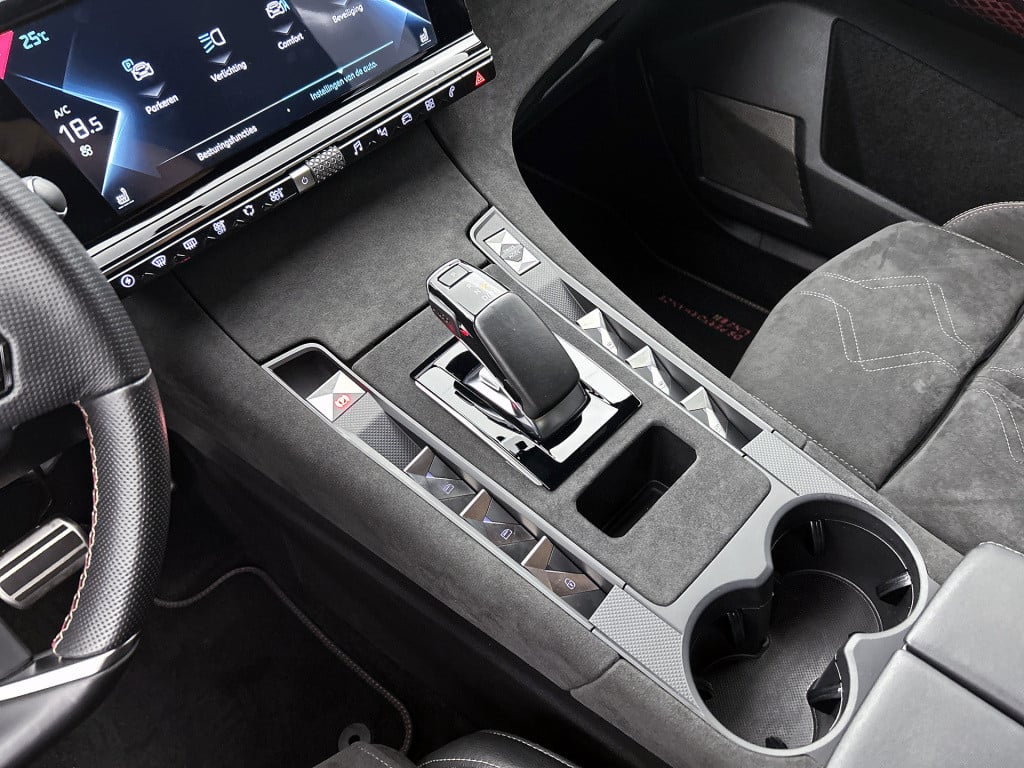 Ds Ds 7 crossback e-tense 300pkawd performance line+ | hifi focal | elektr 