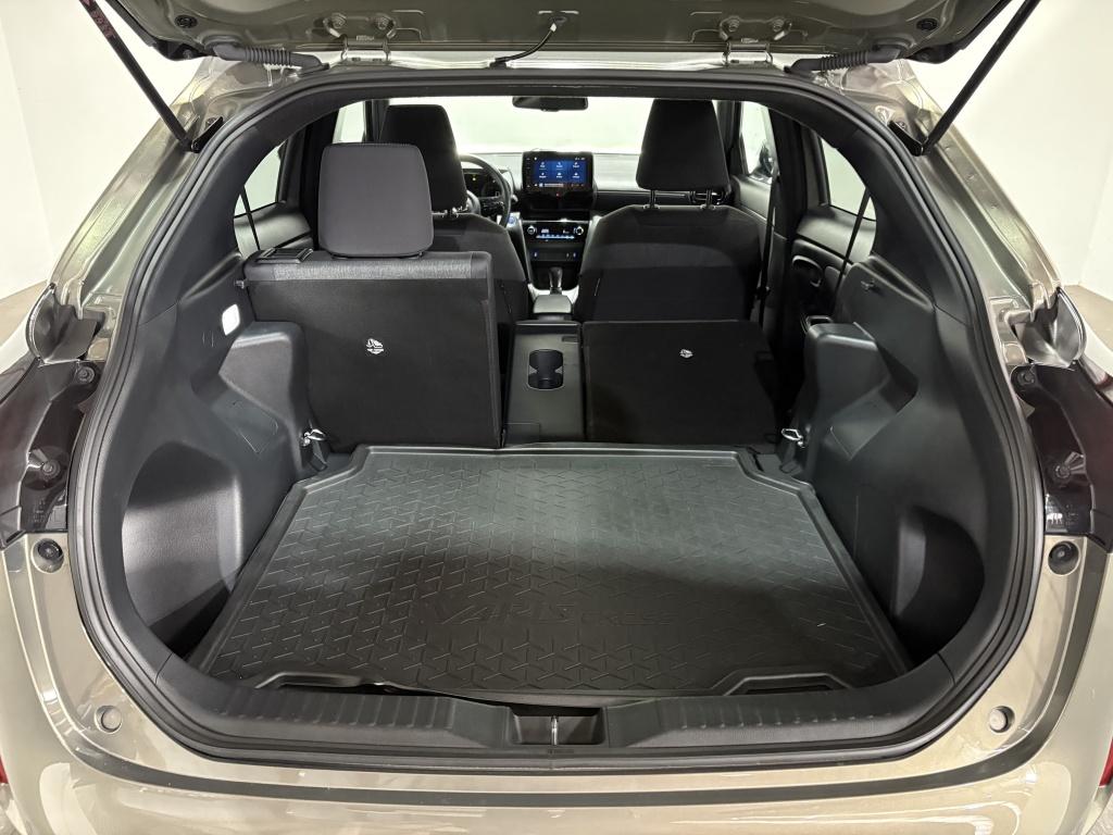 Toyota Yaris Cross 1.5 hybrid first edition | bsm | stoelverwarming | camer