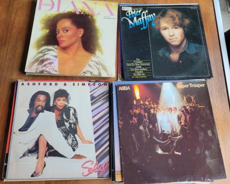 24 LP's Pop / Disco in goede staat!