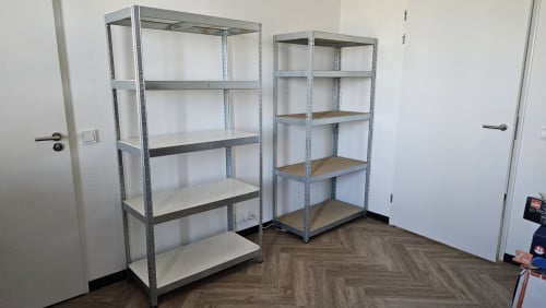 Metalen opbergrek met houten legplanken ( 2x )