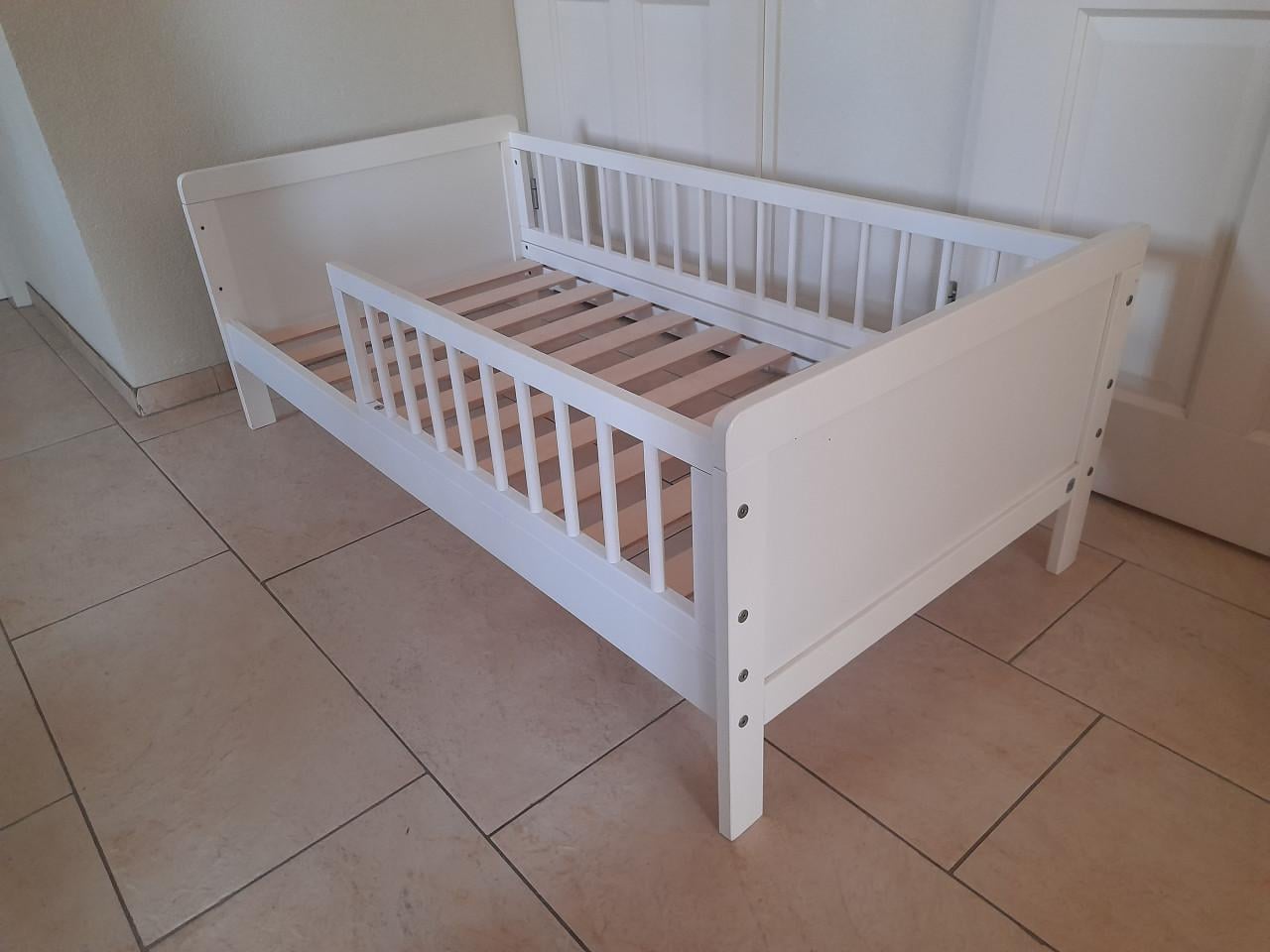 Peuter bed (in goede staat ) 140 x 70