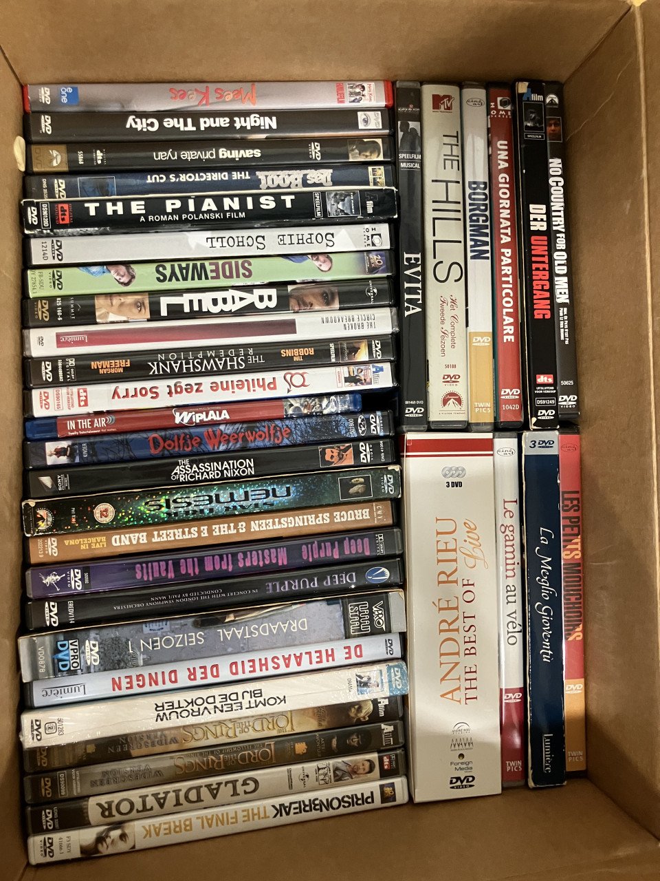 Dozen met dvd - series en films