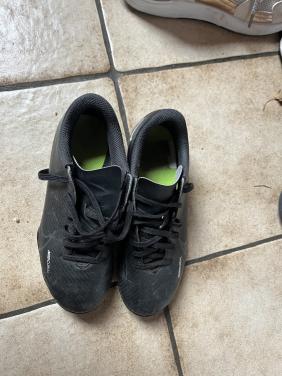 Voetbalschoenen maat 33 gratis