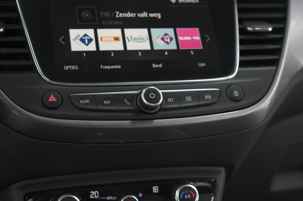 Opel Crossland X 130 turbo at6 innovation | camera | dodehoekdetectie | app