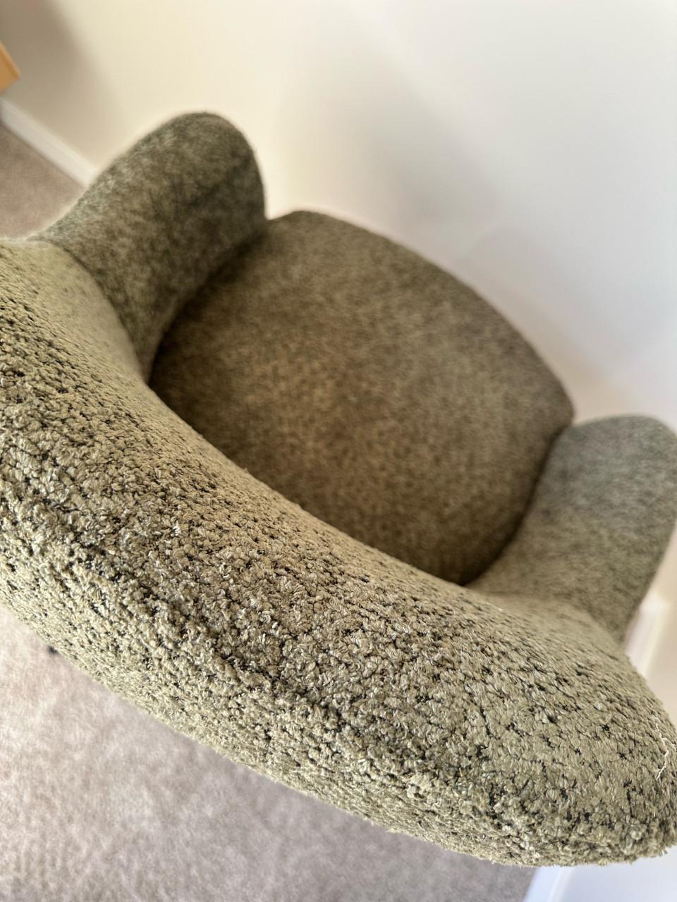 Twee eetkamerstoelen