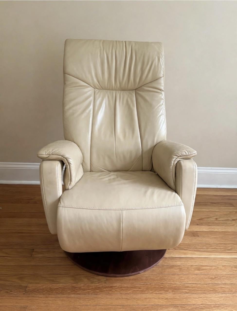 Prominent sta op stoel en relax fauteuil, maat M