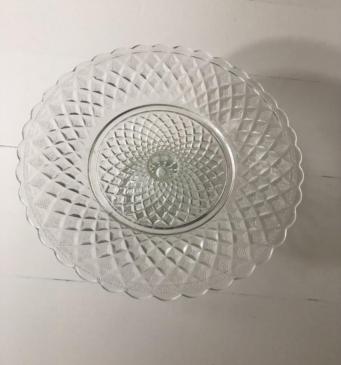 Mooie brocante taartplateau van geperst glas