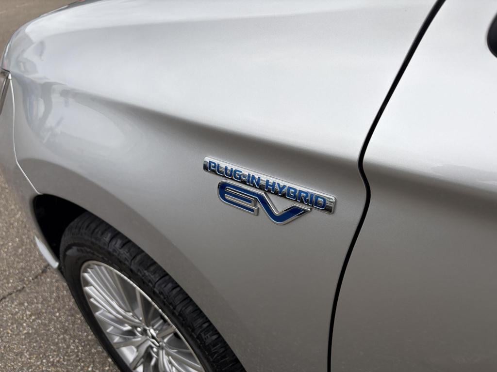 Mitsubishi Outlander 2.4 phev intense