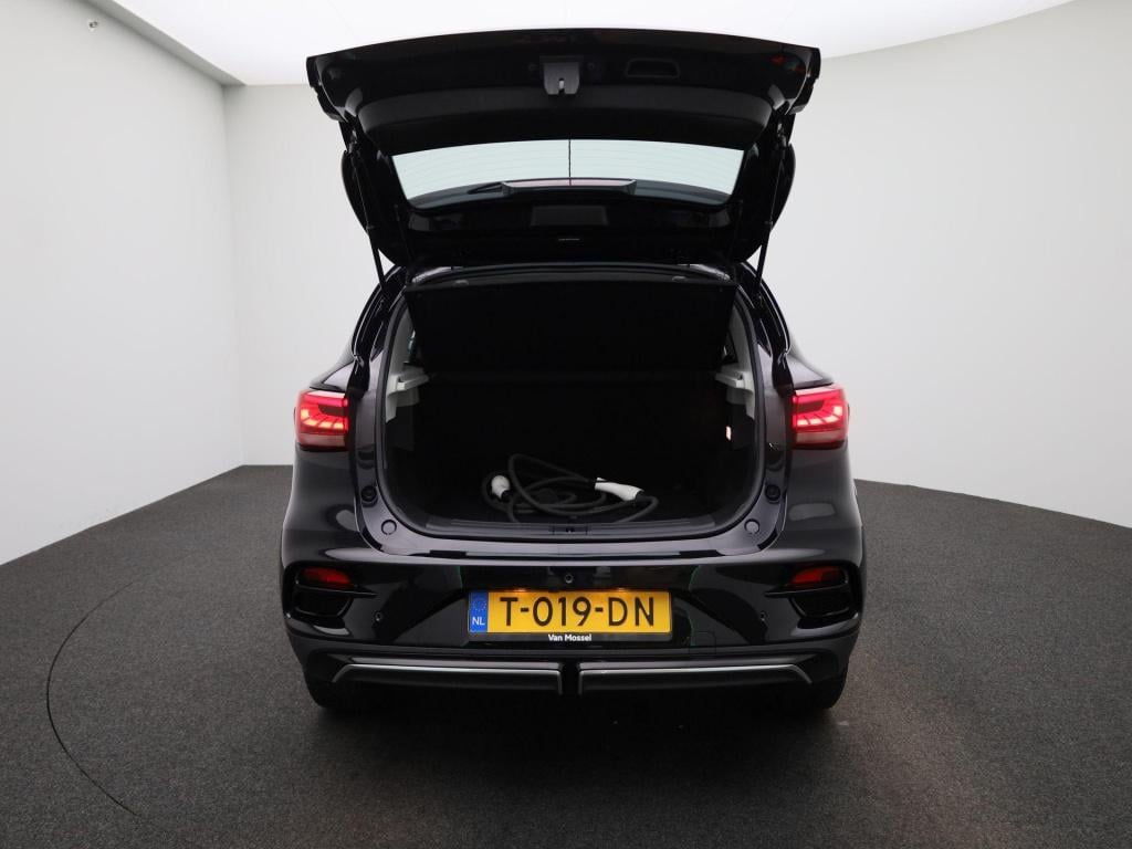 MG Zs Ev long range luxury 70 kwh | panoramadak | leder | apple carplay - a