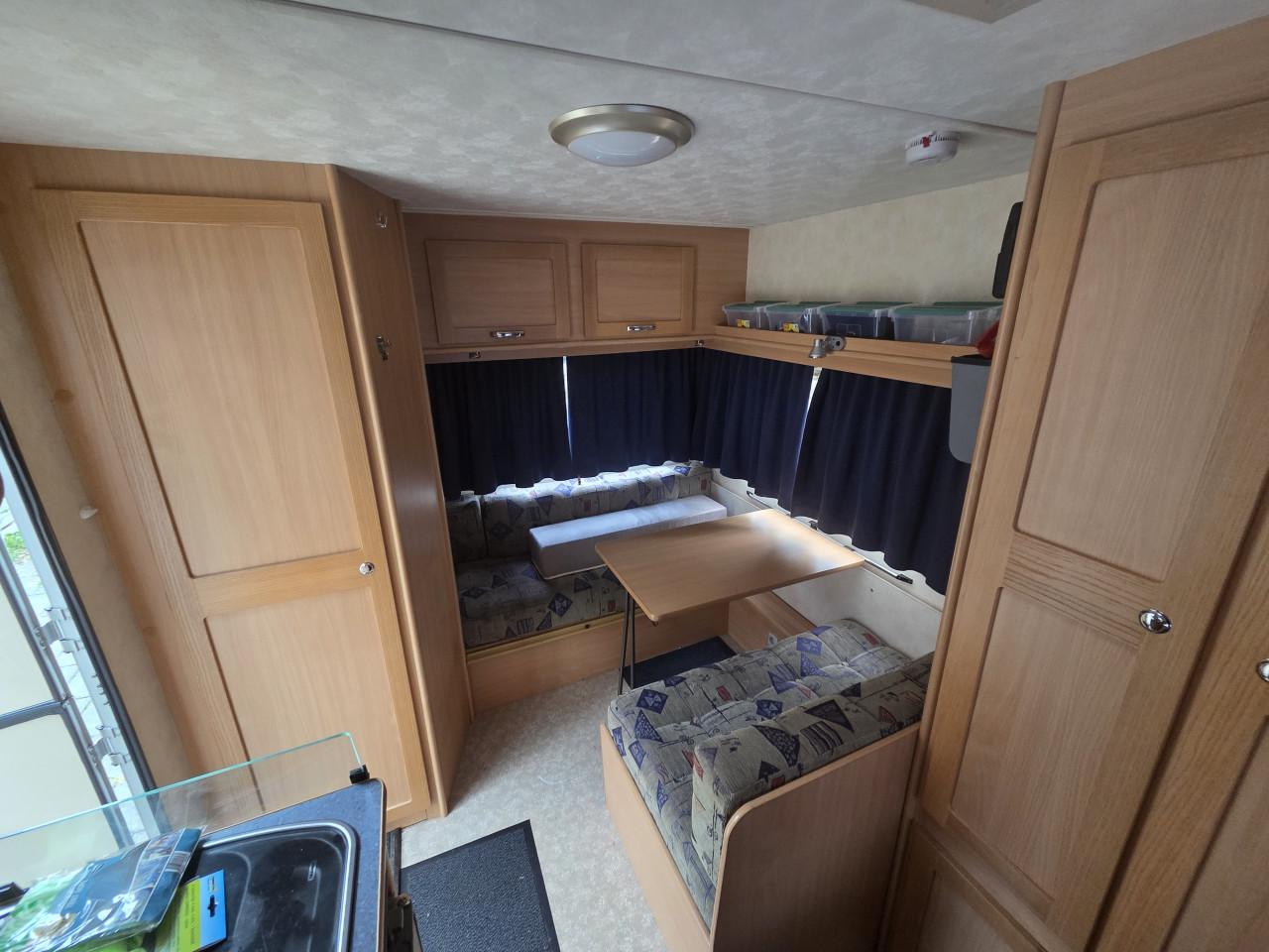 Elddis shadiwline 405cp met enduro mover en fietsenrek