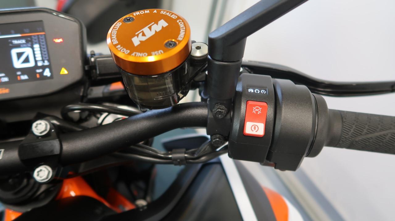 2020 KTM 890 Duke R als nieuw!