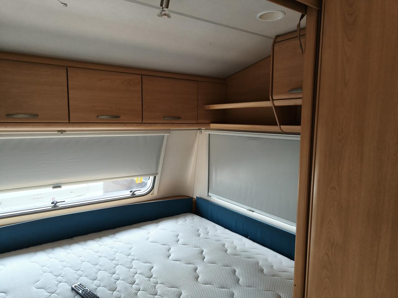 KNAUS 555 2001 BJ met stapelbed