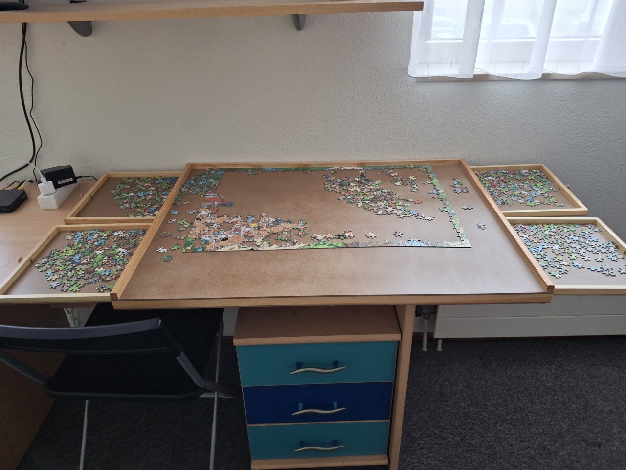 Puzzelbord met puzzels