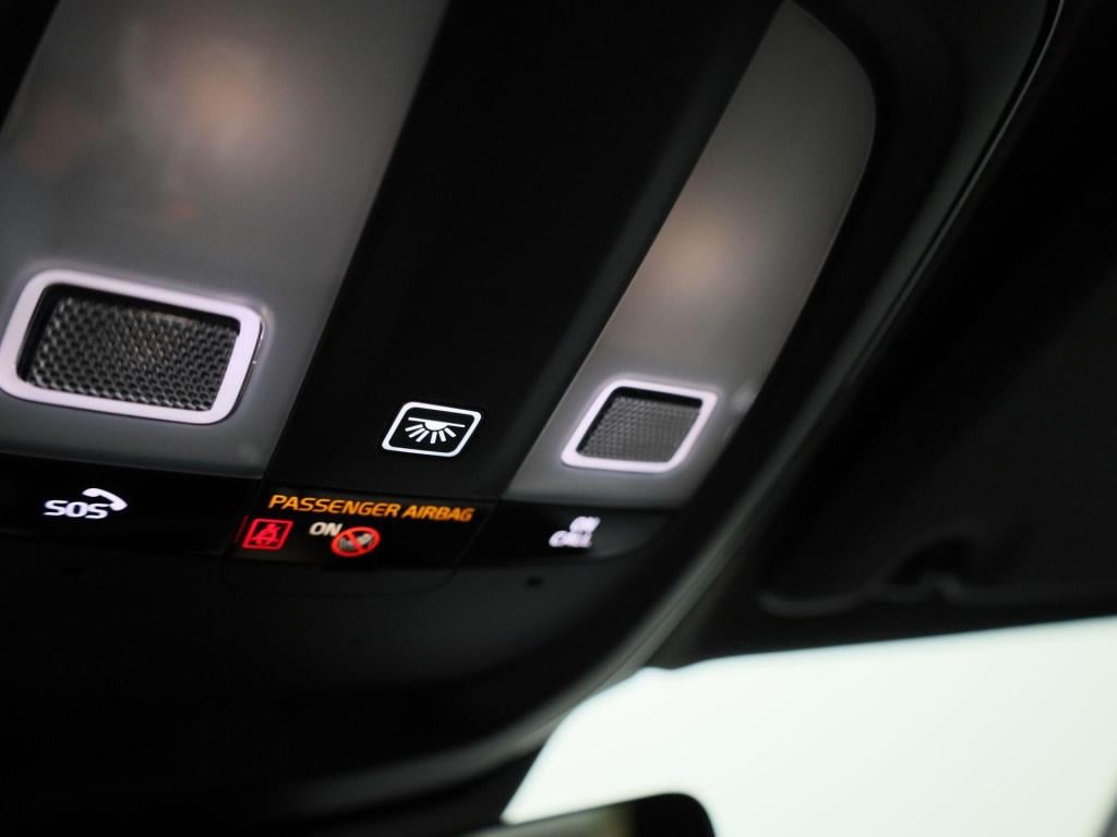 Volvo XC40 recharge p8 awd r-design | automaat | apple carplay / android au