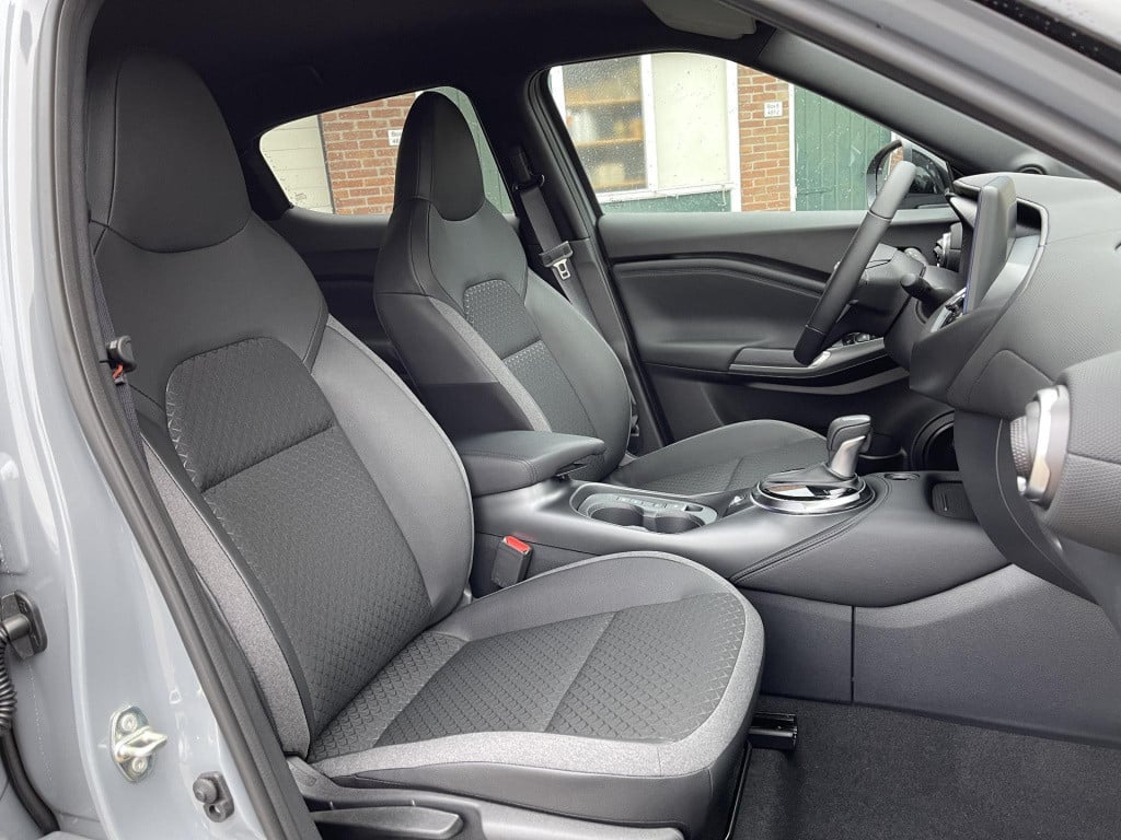 Nissan Juke 1.6 hybrid n-design cold + tech pack