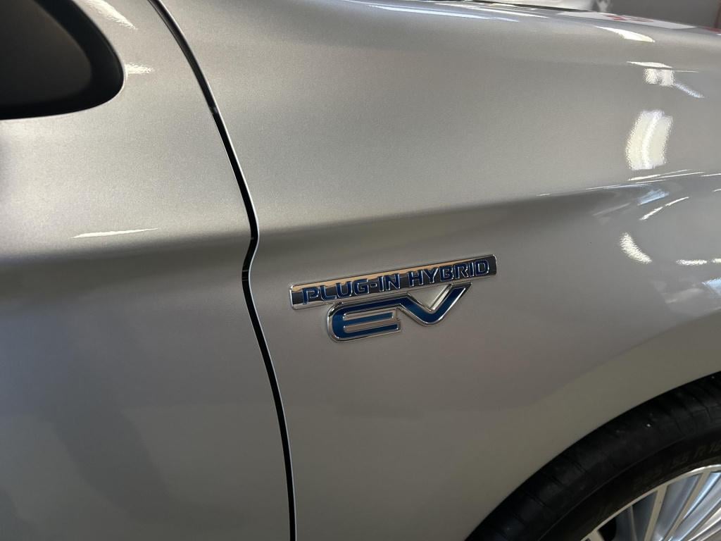 Mitsubishi Outlander 2.4 phev intense