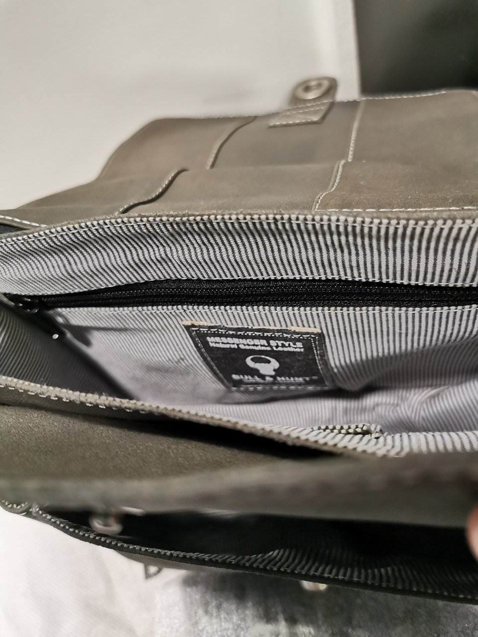 Bull & Hunt messengerbag - leer