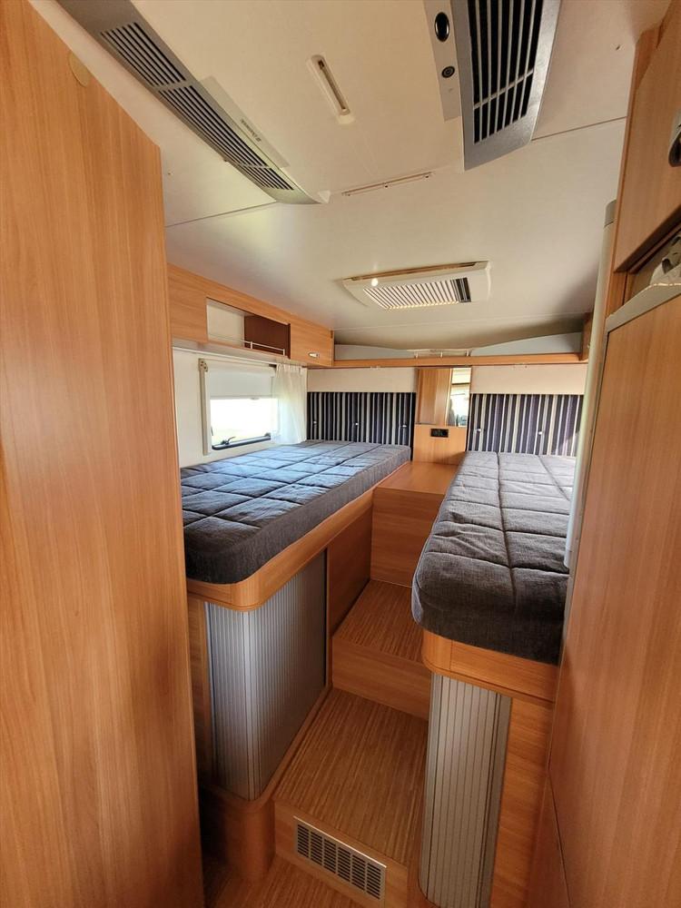 Camper Knaus Sport T1 2011 160PK Enkele Bedden Xl Garage