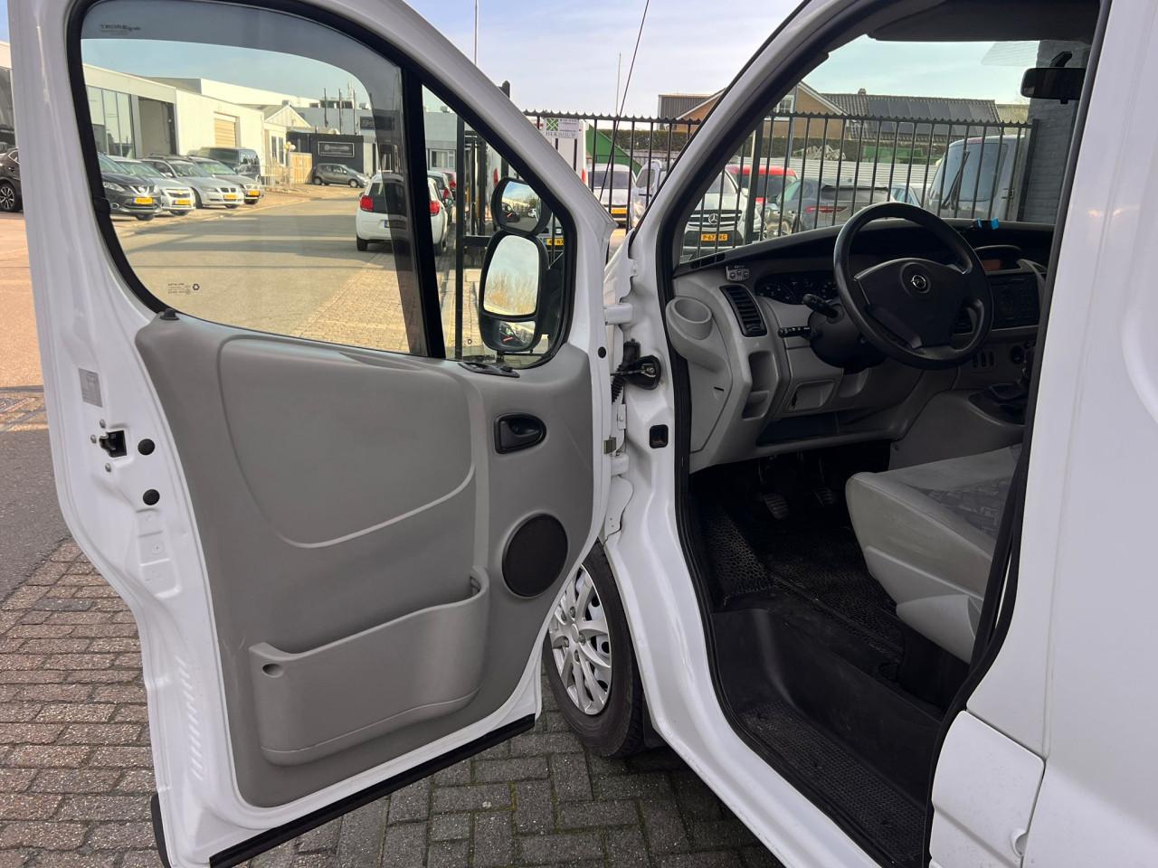 Opel VIVARO 1.9DTI 2.7T L1H1 camper