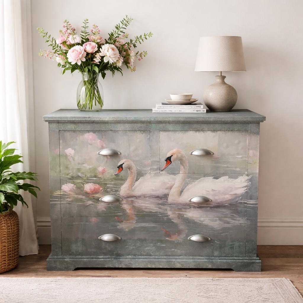 Uniek kastje met zwanen