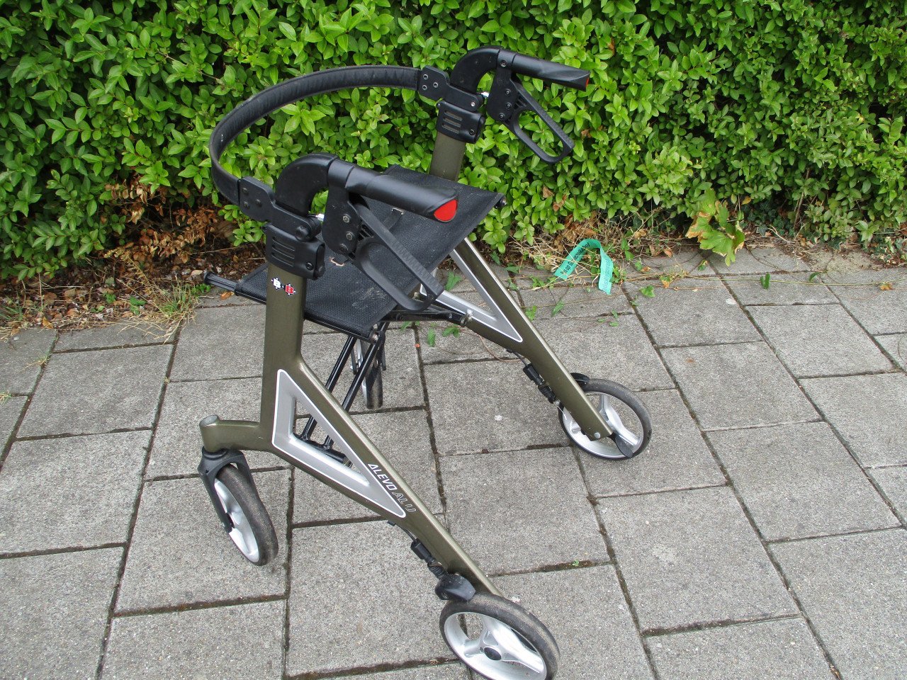 Prachtige Alevo alu  rollator te koop