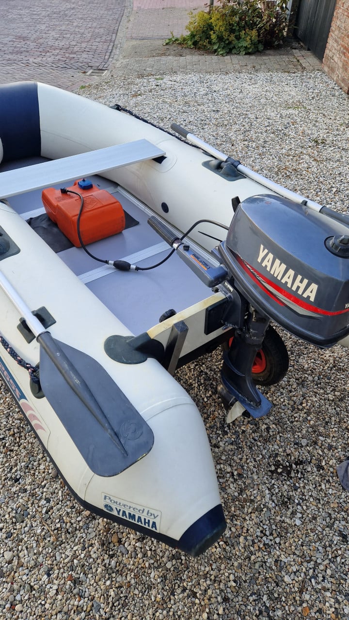 Yam 265S rubberboot met Yamaha 4 pk buitenboordmotor